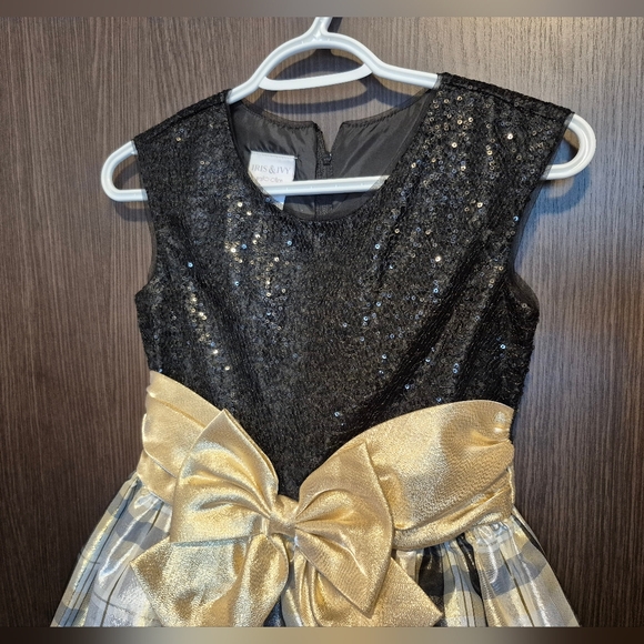 Iris & Ivy Black Sequin and Gold Plaid Kids Dress - Picture 5 of 10